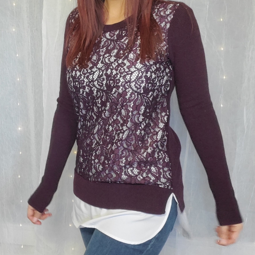 •Simply Vera• Lace cutout Sweater